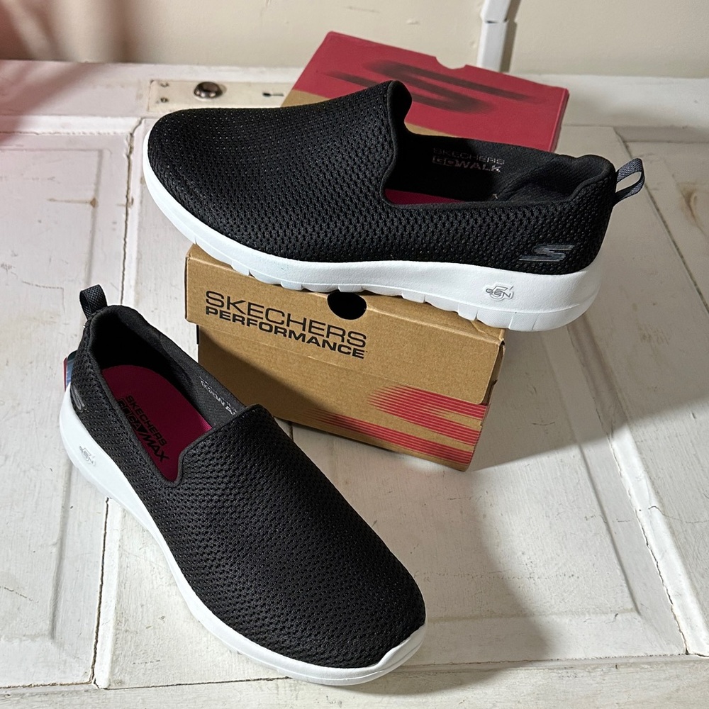 Skechers Black Mesh Slip-Ons 10W